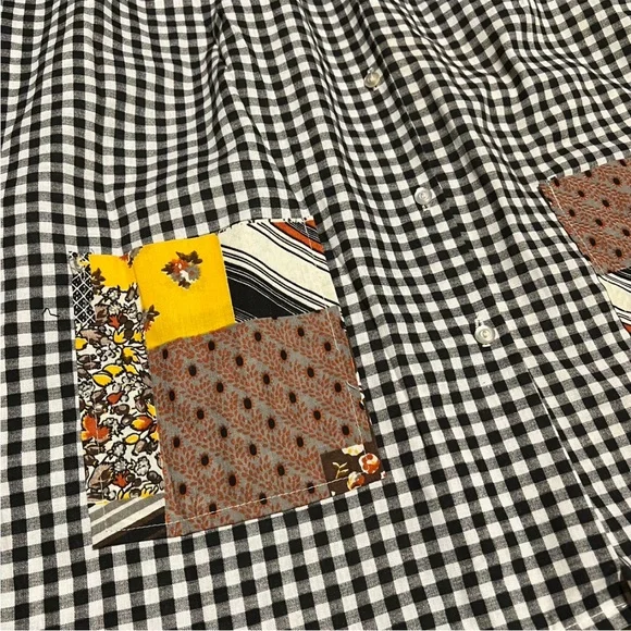 American Vintage Black and White Button Down Shirt with Floral Patches - Picture 2 of 6